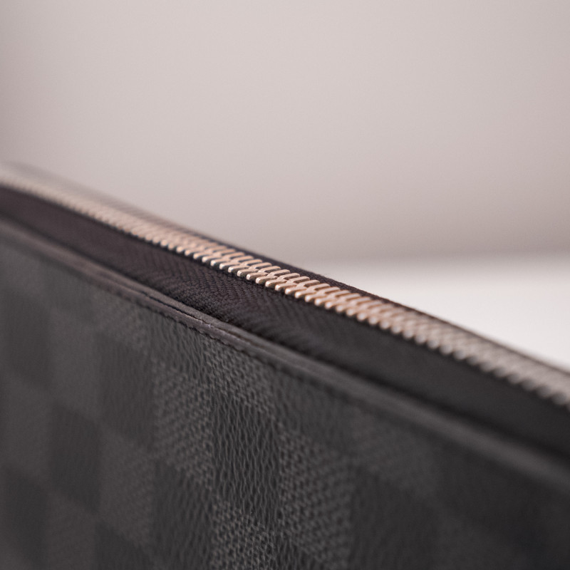 LV Damier Organizer Zippy