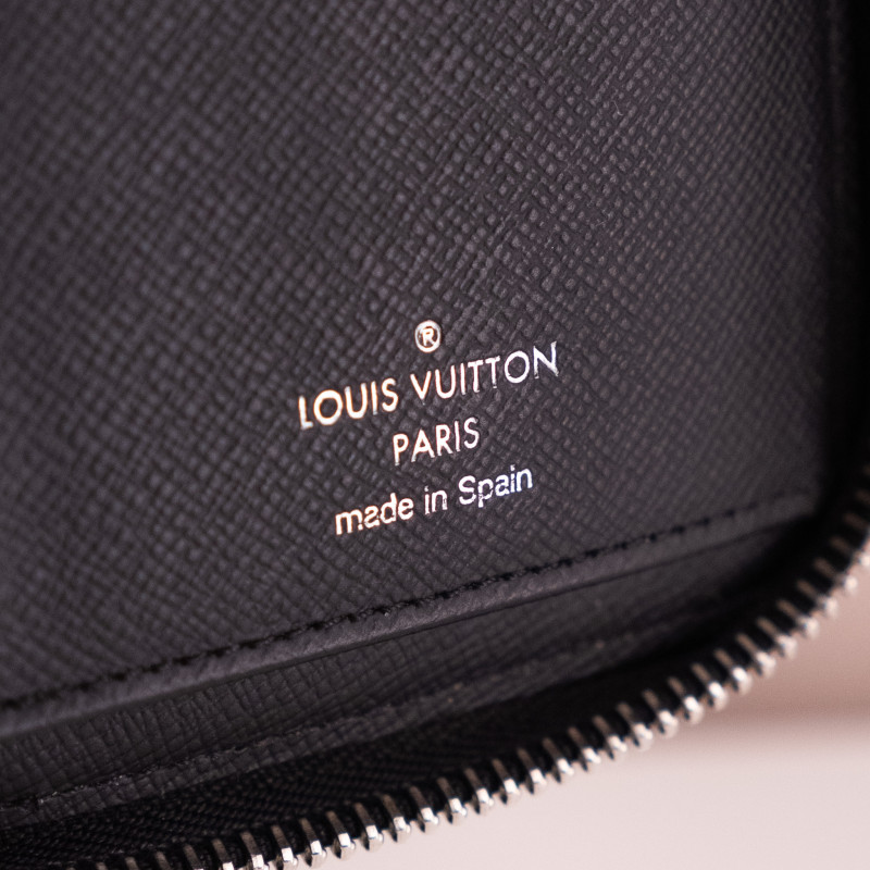 LV Damier Organizer Zippy