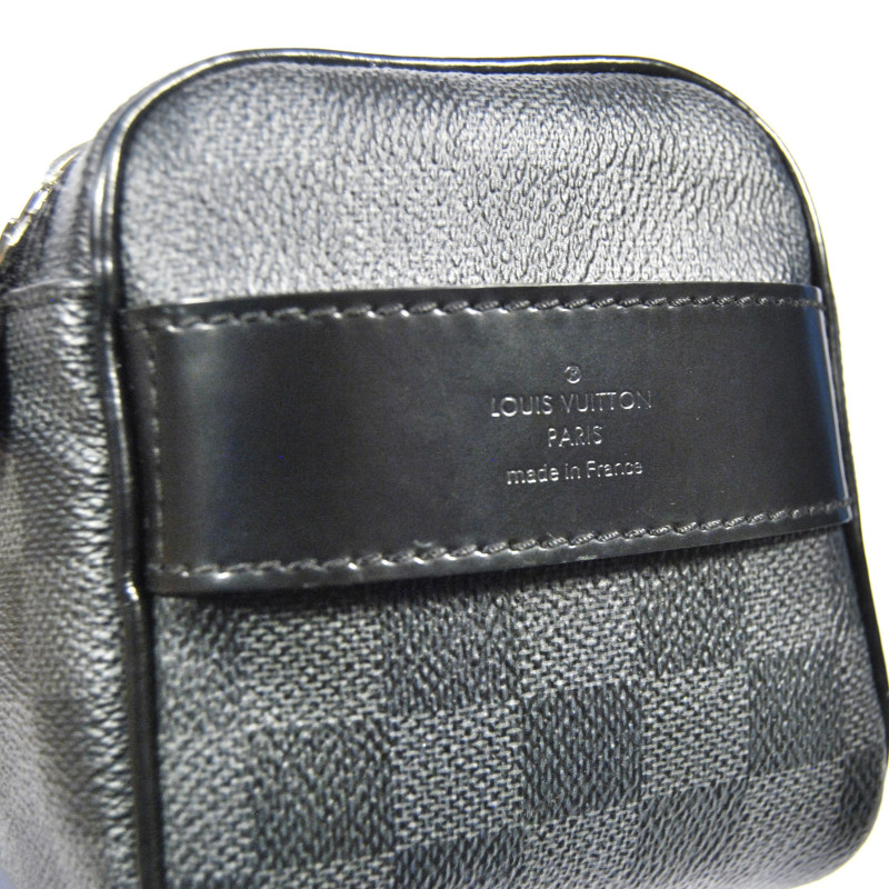 LV Damier Toiletry pouch